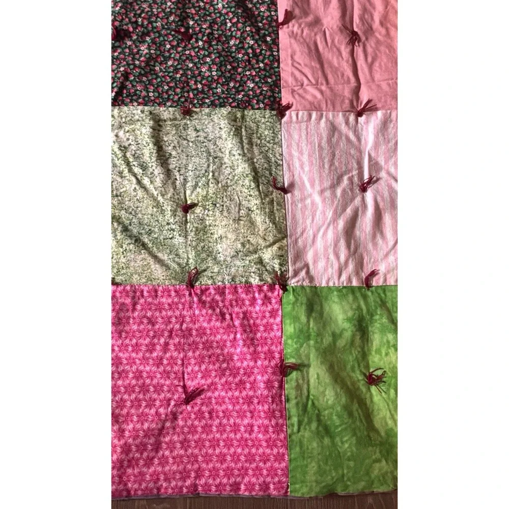 Vintage Multicolor Quilt, Yarn‎ Tied, Signed By Artist 44x36